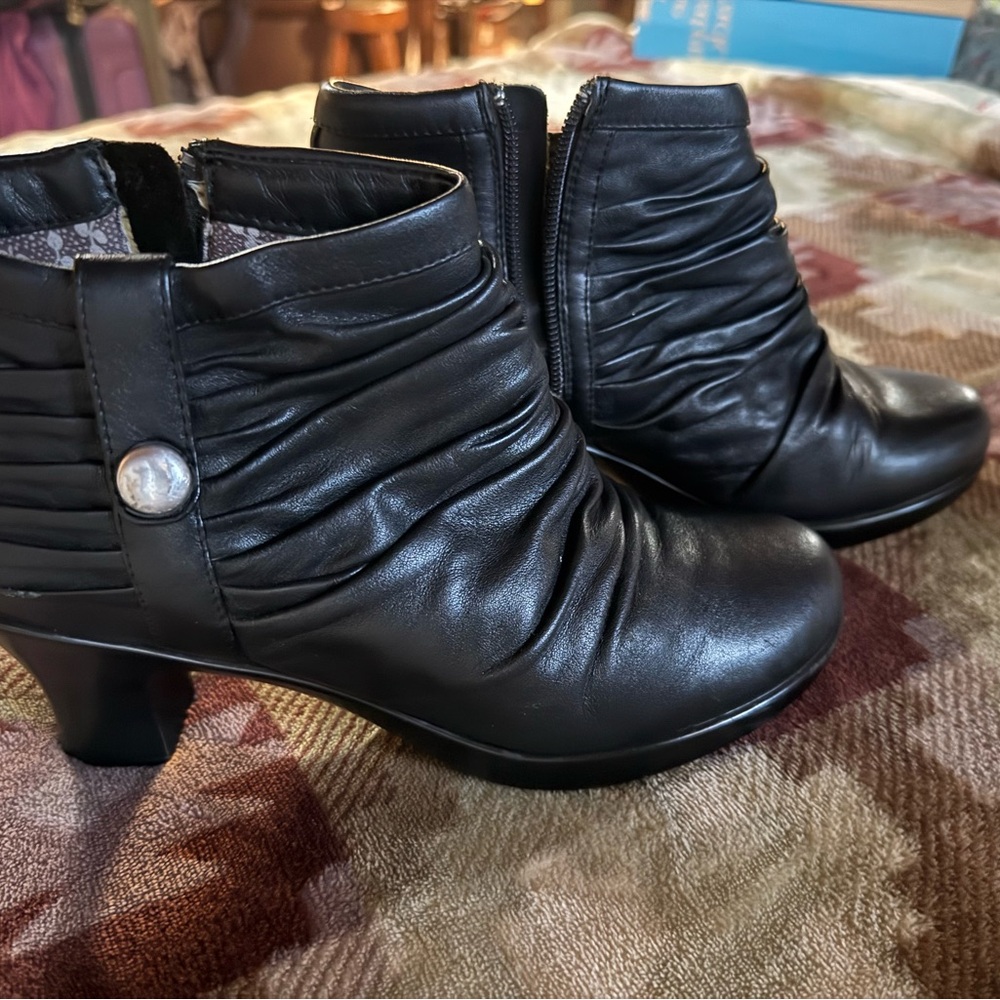 Dansko Black Leather Ankle Boots Size 39